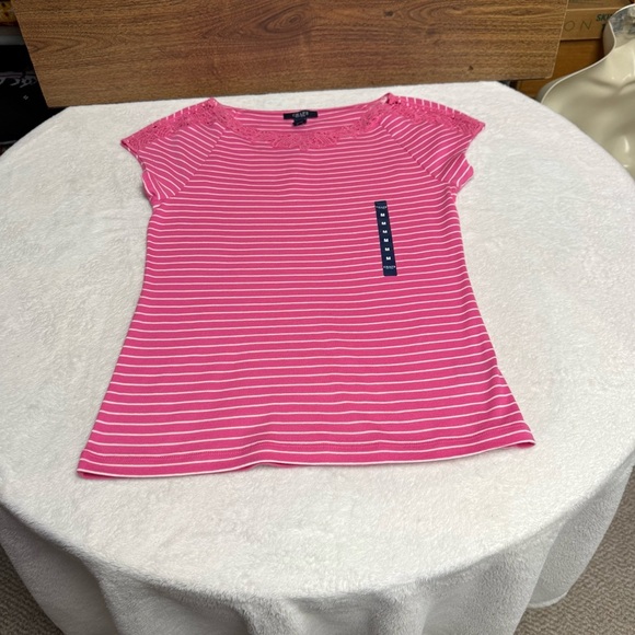 Chaps Pink and White Striped Short Sleeve Top size medium NWT - Picture 3 of 8